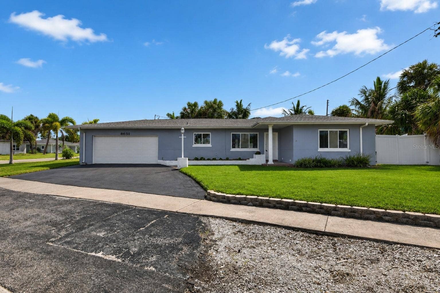 8651 GULF BOULEVARD, St Pete Beach, FL 33706 Virtually green grass