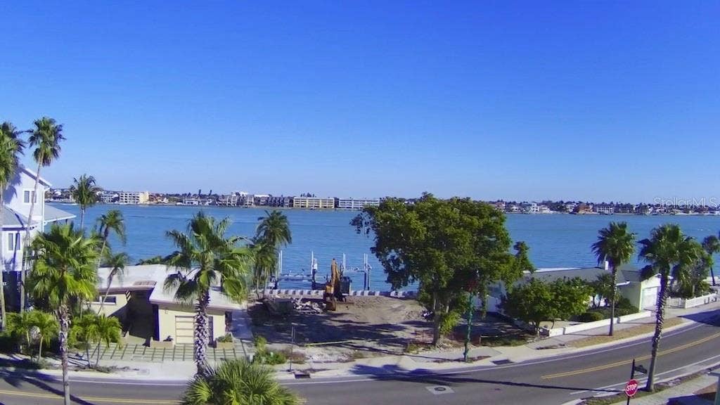 1300 PASS A GRILLE WAY, St Pete Beach, FL 33706 10-20 ft elevation, east