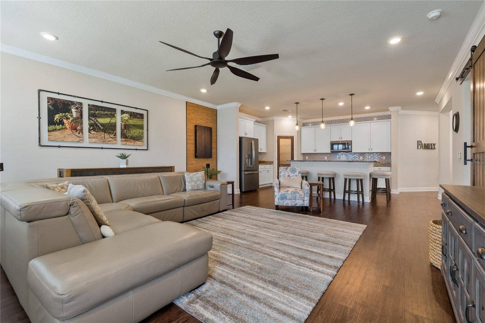 Smart and functional floor plan with High Ceilings!