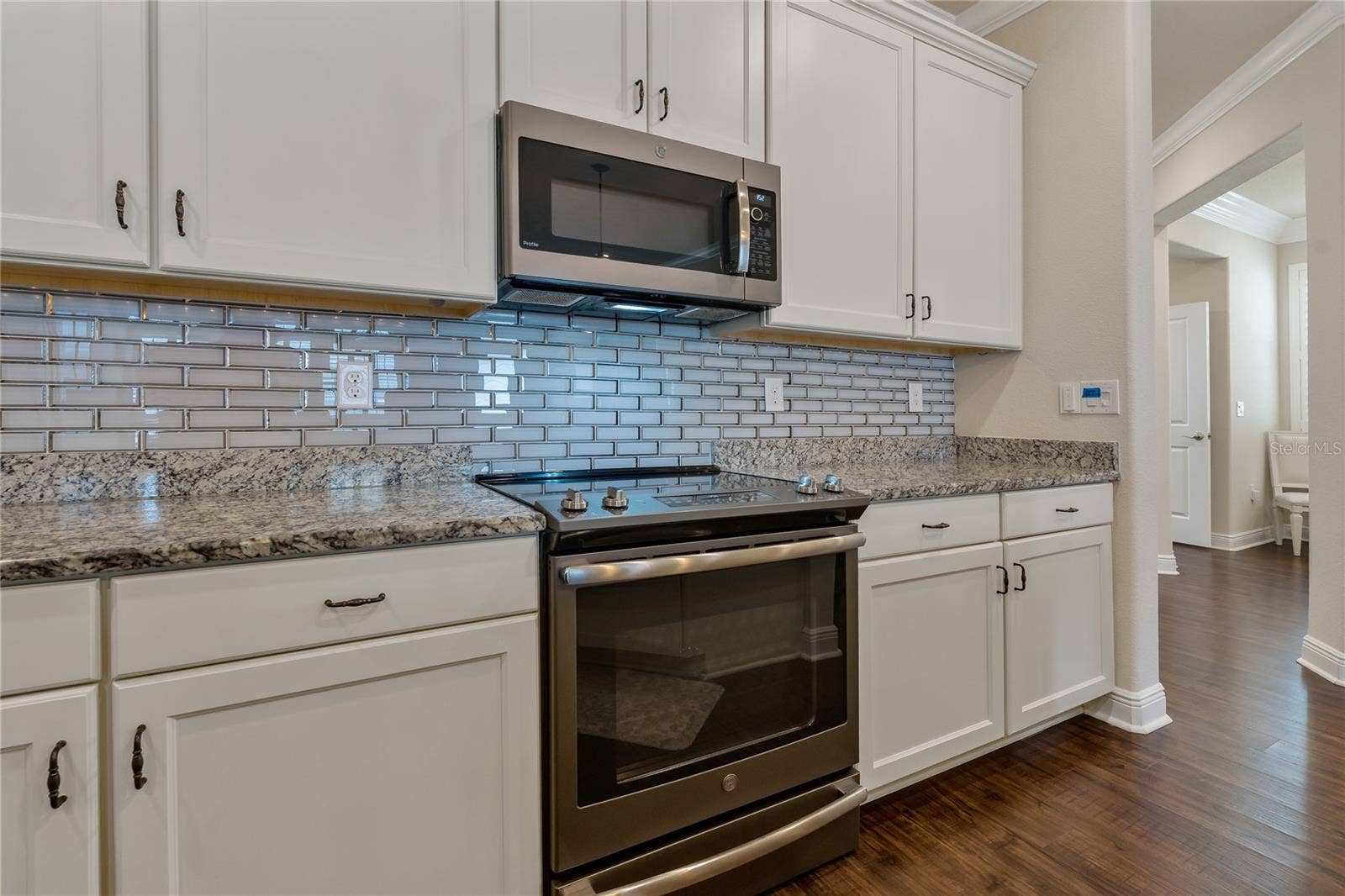 Gorgeous Tile Backsplash!