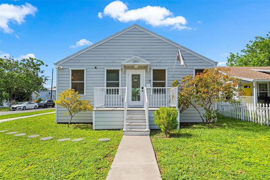 Property photo for 1500 9TH AVENUE N, St Petersburg, FL