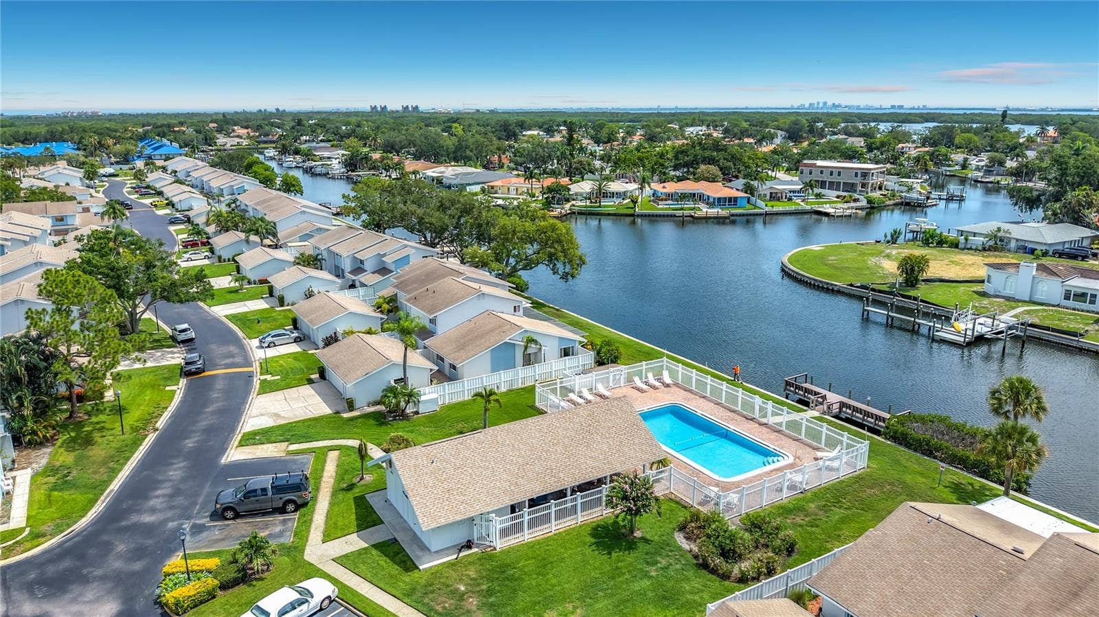 6537 CAPE HATTERAS WAY NE, #2, St Petersburg, FL 33702