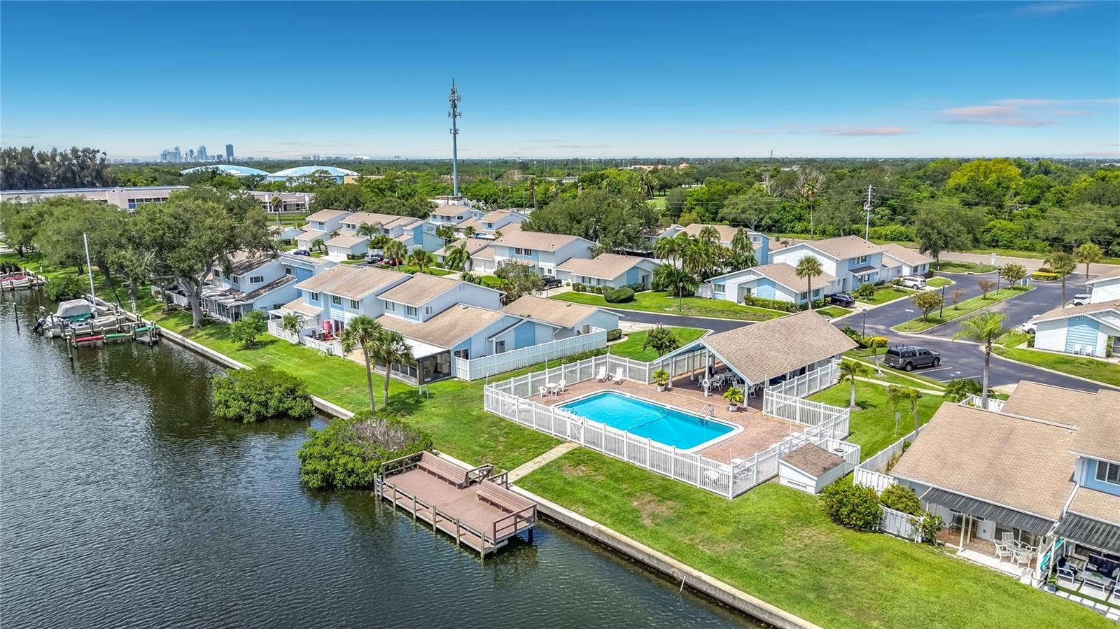 6537 CAPE HATTERAS WAY NE, #2, St Petersburg, FL 33702