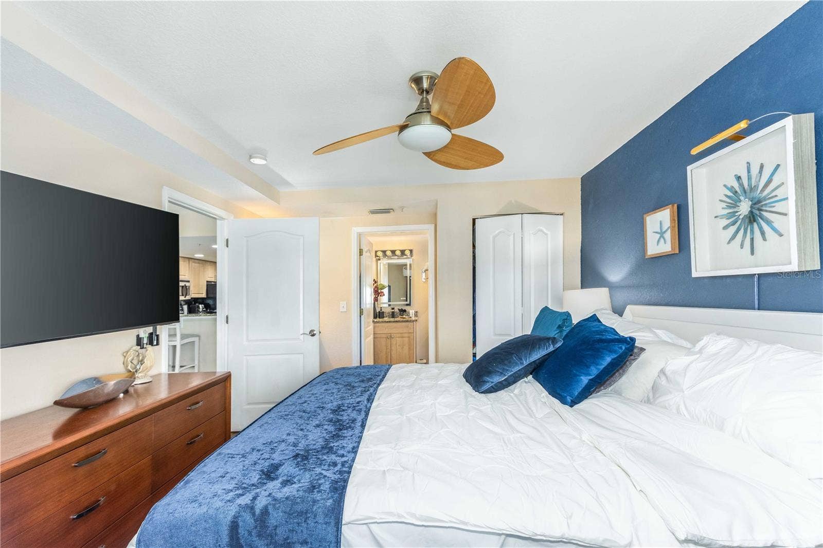 11605 GULF BOULEVARD, #503, Treasure Island, FL 33706 11605 GULF BOULEVARD, #503, Treasure Island, FL 33706