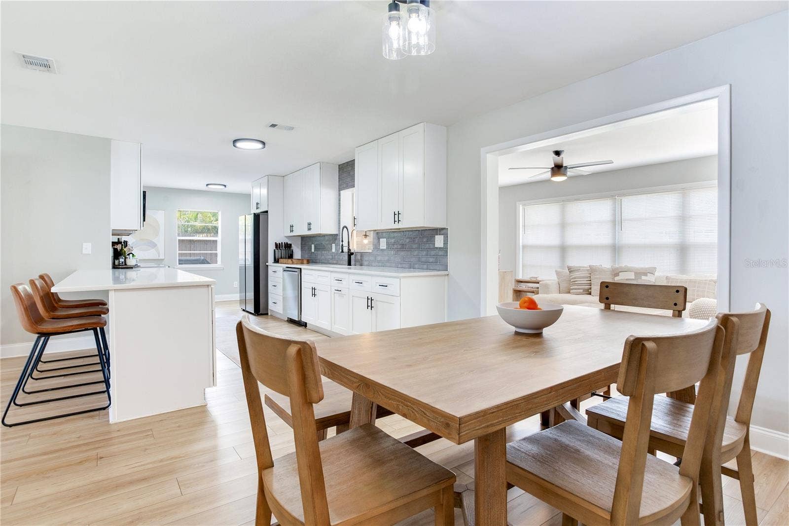 4416 W BAY COURT AVENUE, Tampa, FL 33611 4416 W BAY COURT AVENUE, Tampa, FL 33611