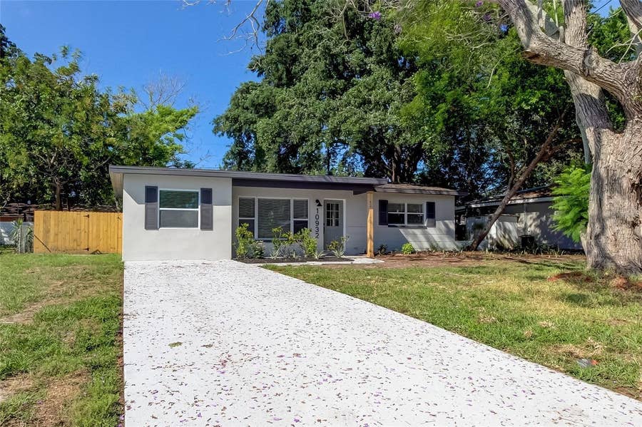 Property photo for 10932 VILLAGE GREEN AVENUE, Seminole, FL