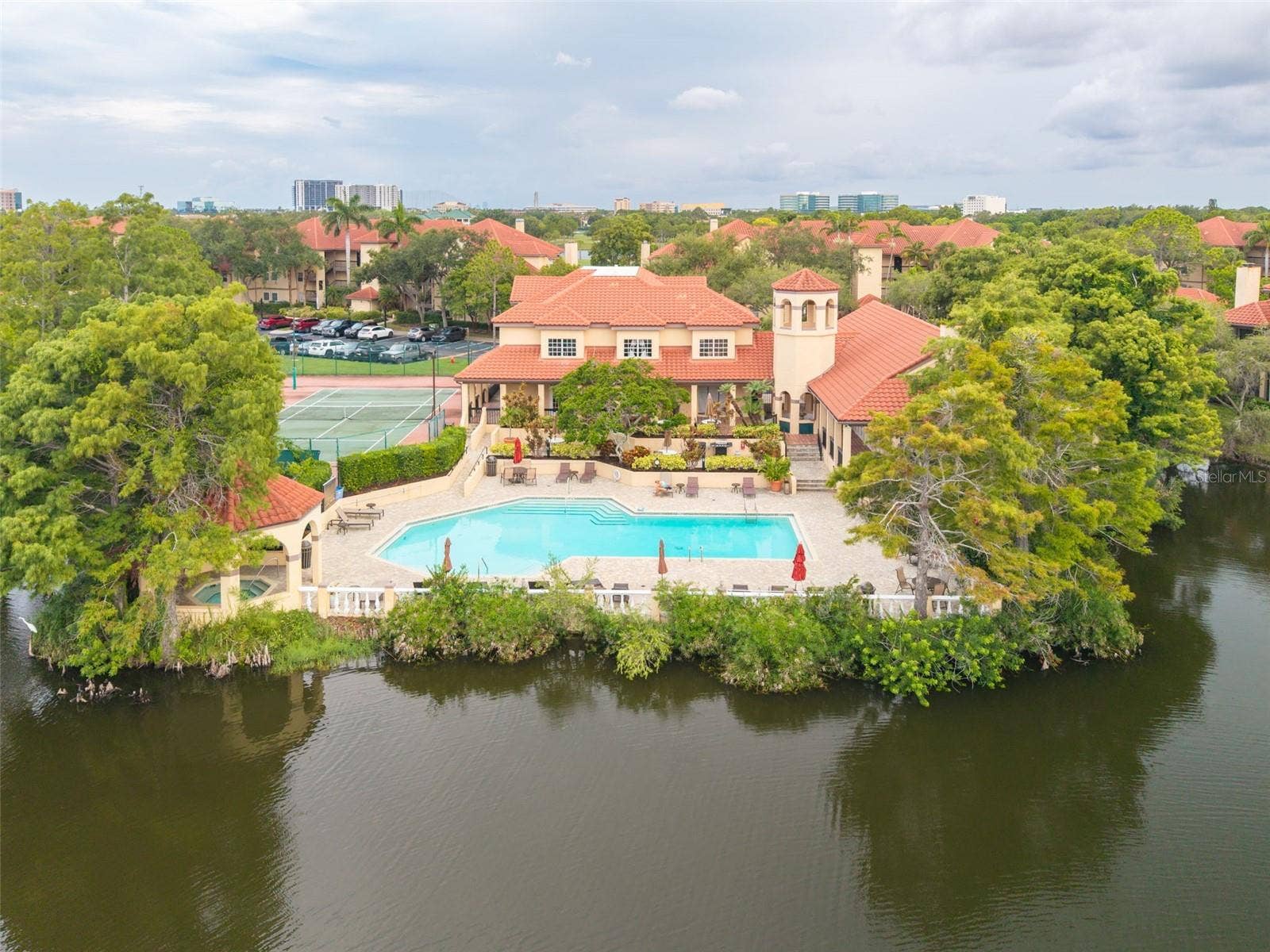 2400 FEATHER SOUND DRIVE, #914, Clearwater, FL 33762 2400 FEATHER SOUND DRIVE, #914, Clearwater, FL 33762