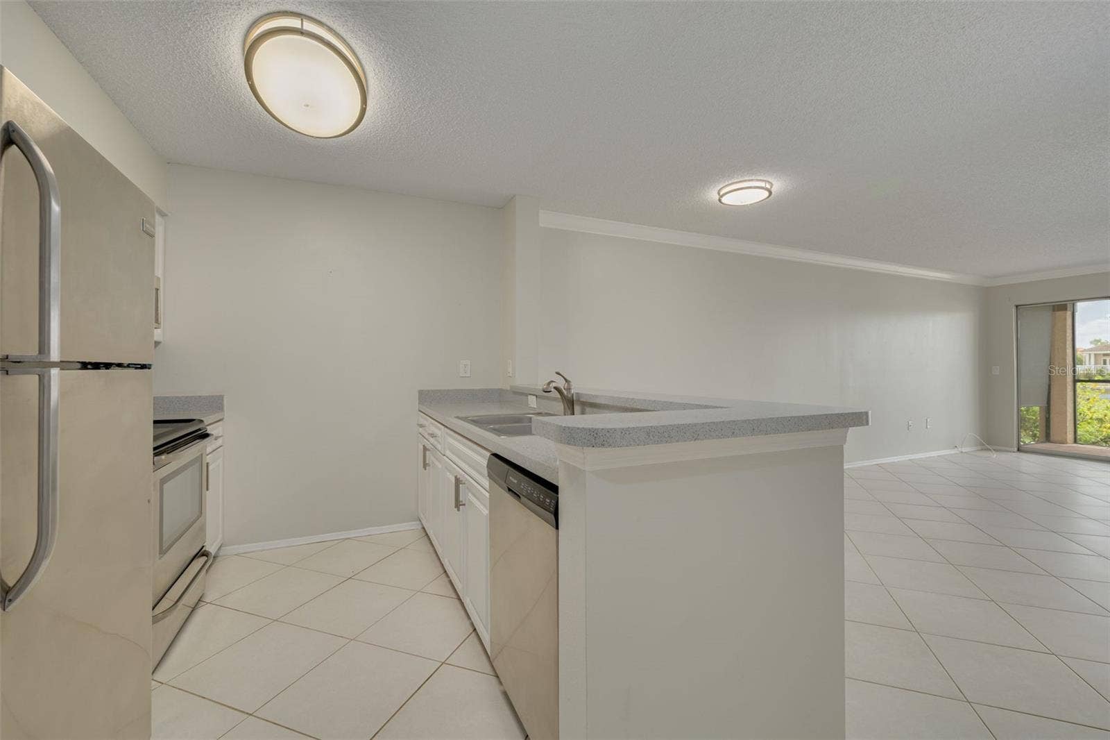 2400 FEATHER SOUND DRIVE, #914, Clearwater, FL 33762 2400 FEATHER SOUND DRIVE, #914, Clearwater, FL 33762