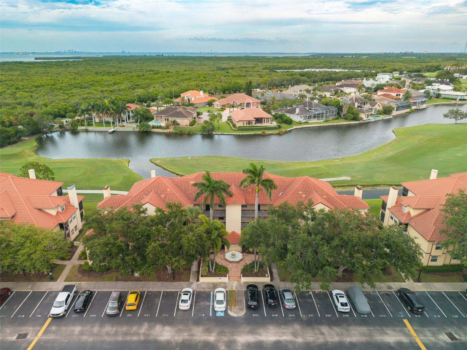 2400 FEATHER SOUND DRIVE, #914, Clearwater, FL 33762 2400 FEATHER SOUND DRIVE, #914, Clearwater, FL 33762