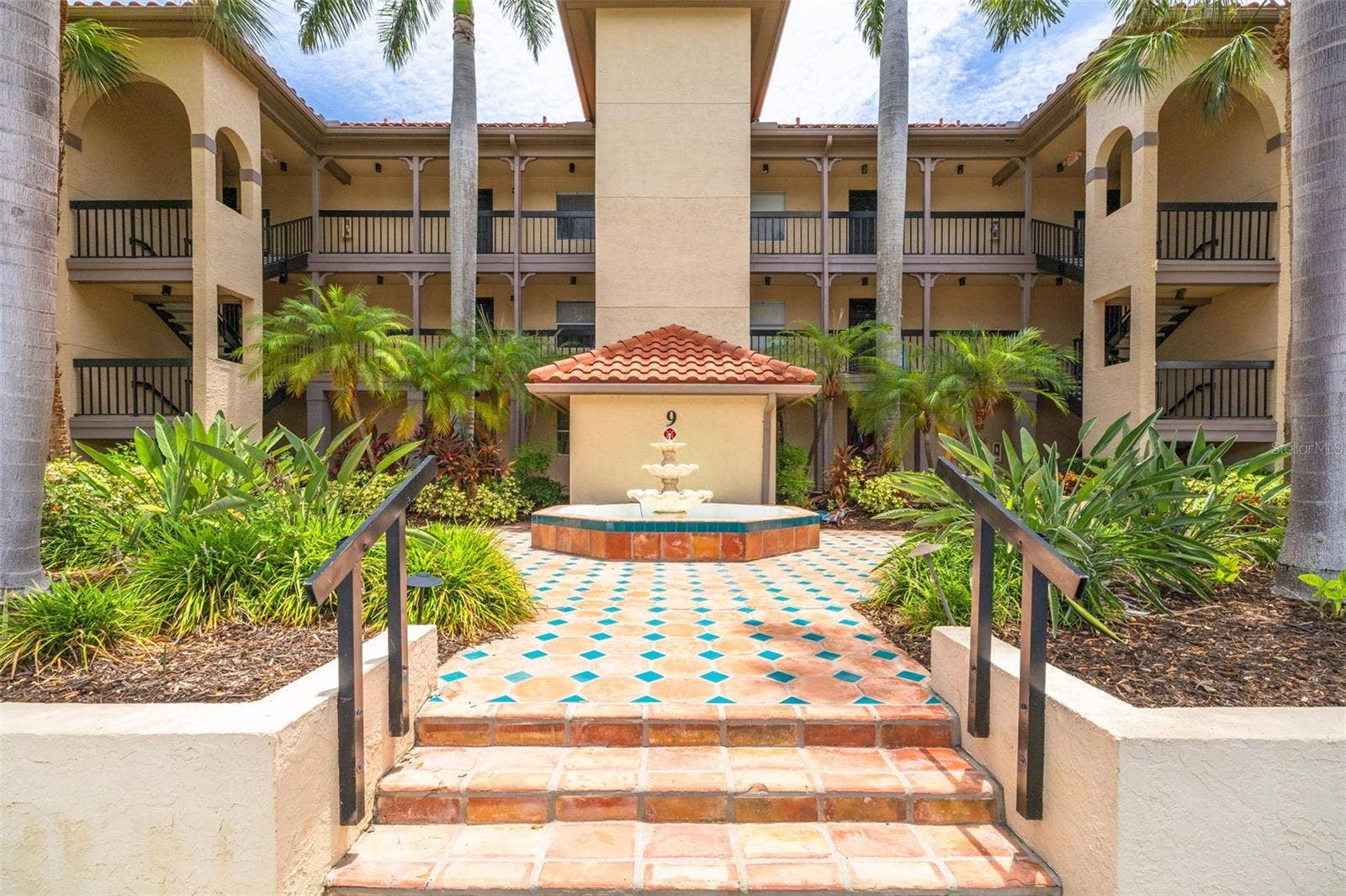 2400 FEATHER SOUND DRIVE, #914, Clearwater, FL 33762 2400 FEATHER SOUND DRIVE, #914, Clearwater, FL 33762