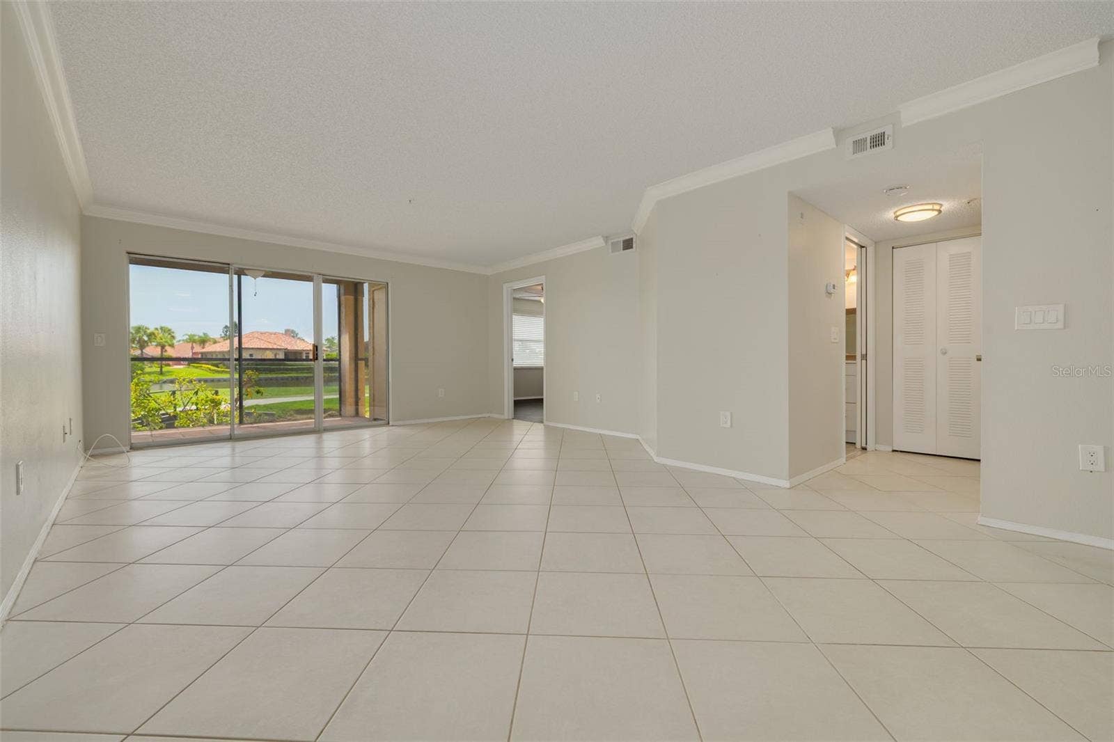 2400 FEATHER SOUND DRIVE, #914, Clearwater, FL 33762 2400 FEATHER SOUND DRIVE, #914, Clearwater, FL 33762