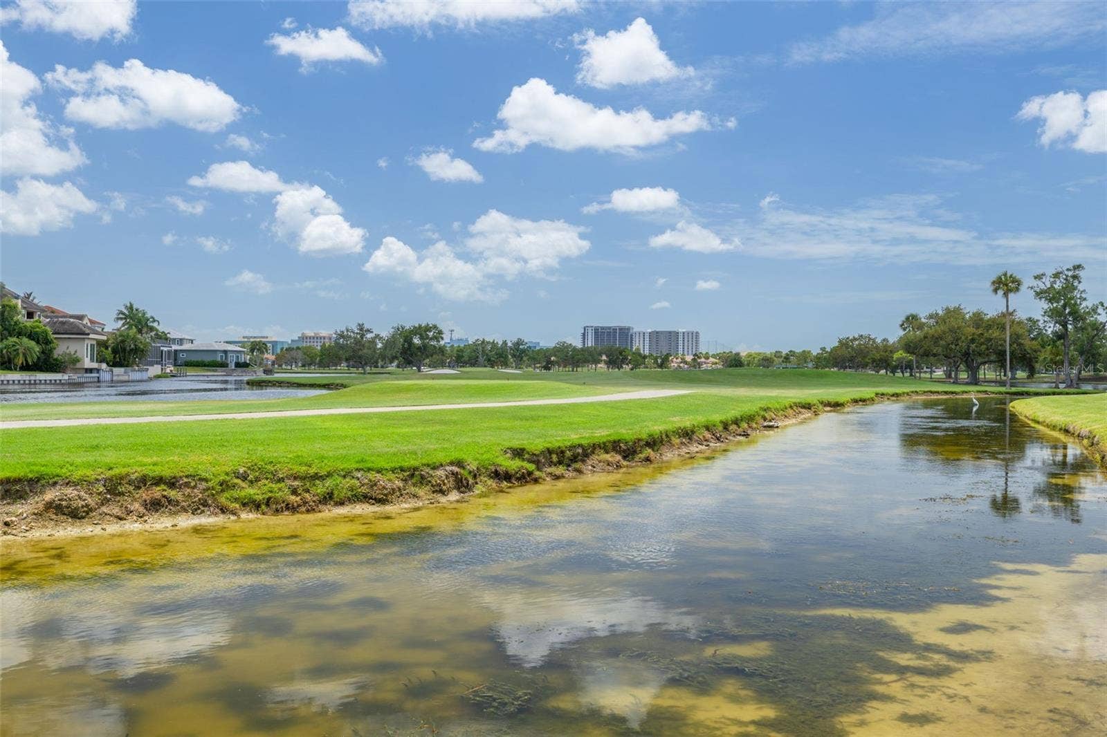 2400 FEATHER SOUND DRIVE, #914, Clearwater, FL 33762 2400 FEATHER SOUND DRIVE, #914, Clearwater, FL 33762