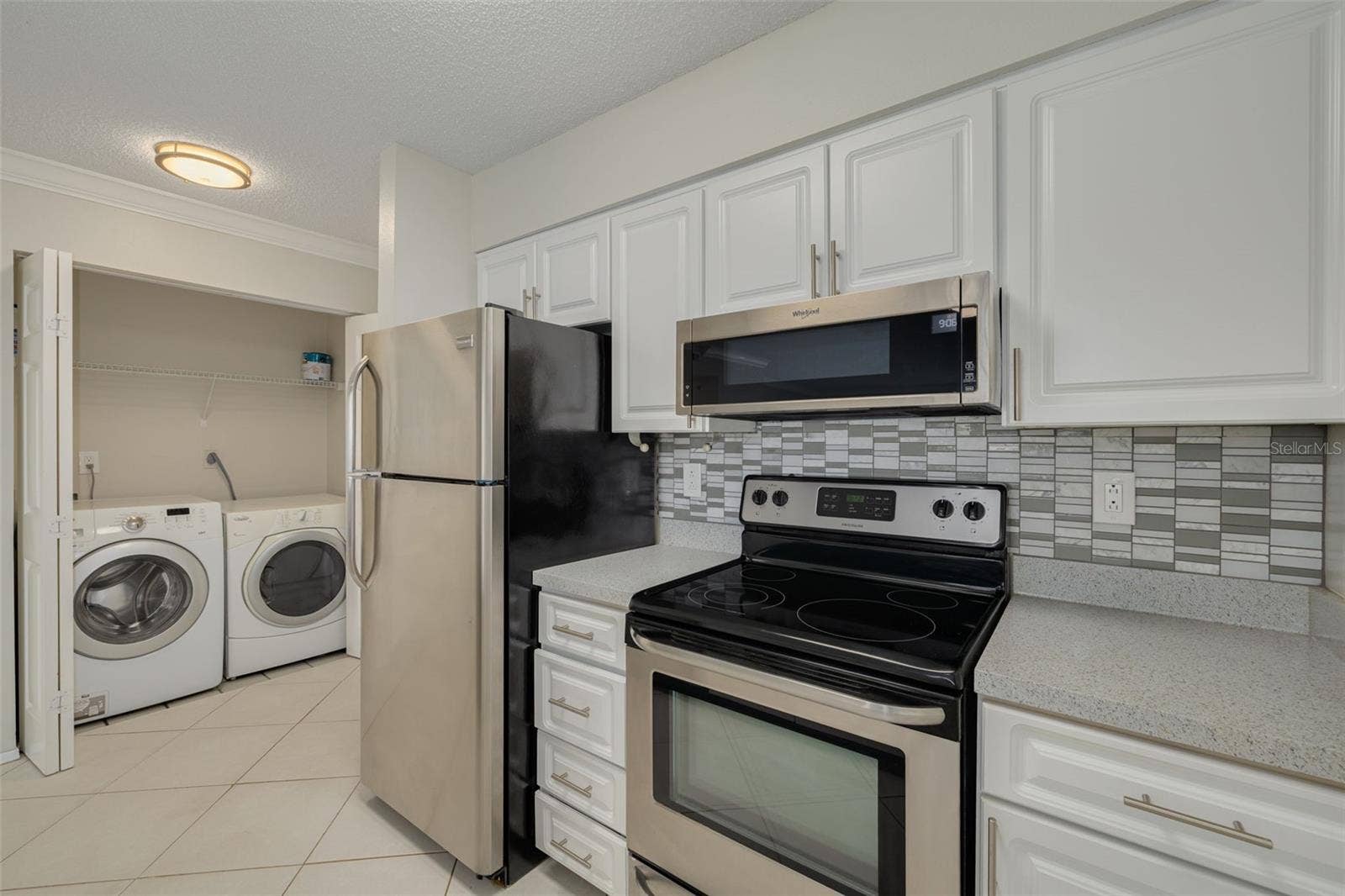 2400 FEATHER SOUND DRIVE, #914, Clearwater, FL 33762 2400 FEATHER SOUND DRIVE, #914, Clearwater, FL 33762