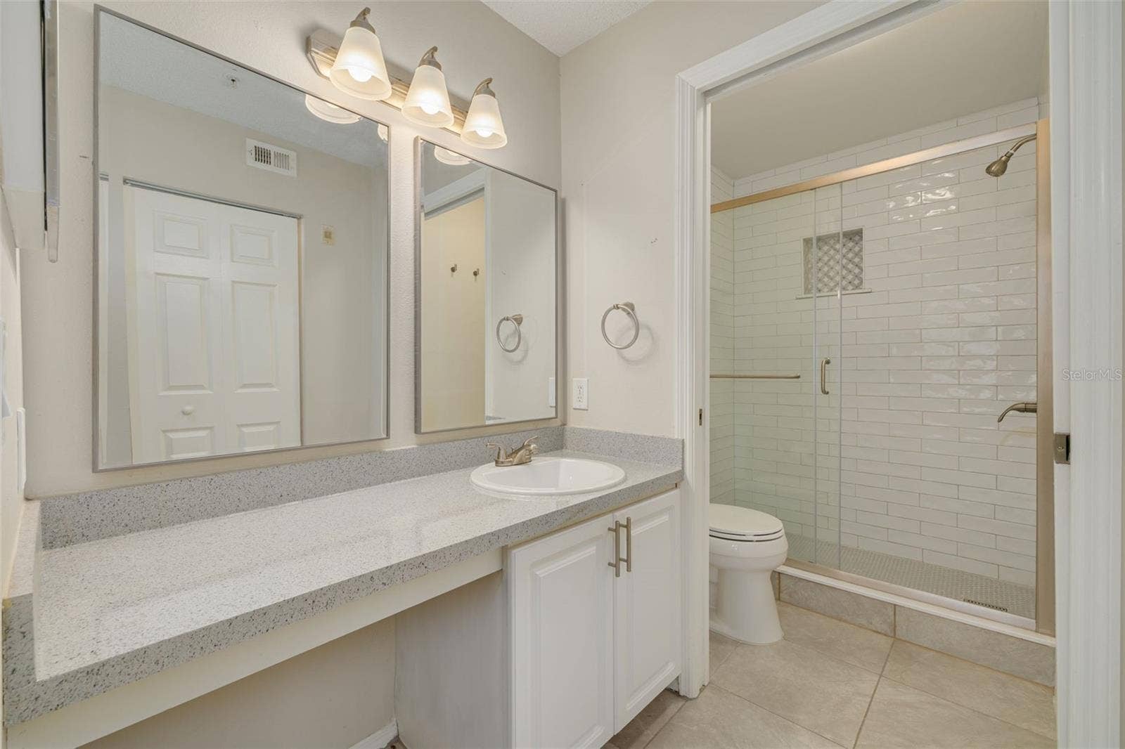 2400 FEATHER SOUND DRIVE, #914, Clearwater, FL 33762 2400 FEATHER SOUND DRIVE, #914, Clearwater, FL 33762