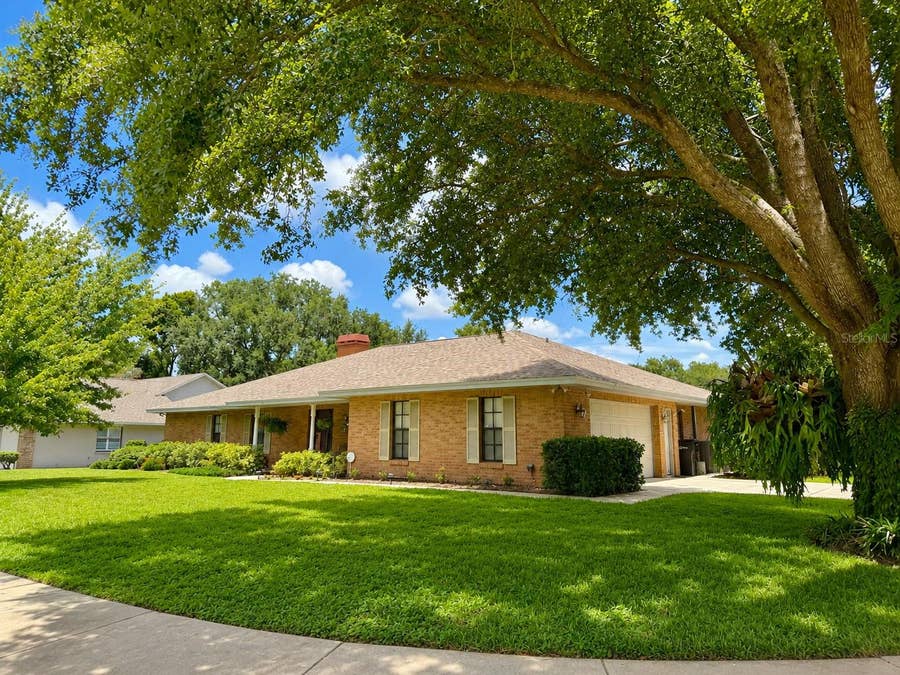 Property photo for 411 SUMMIT CHASE DRIVE, Valrico, FL