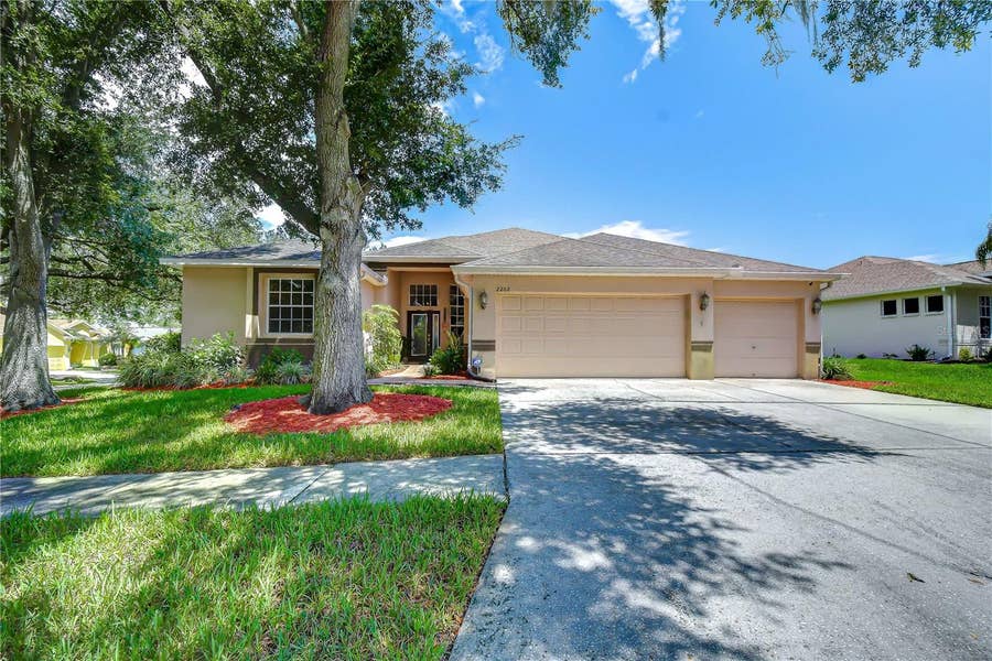 Property photo for 2202 LONGMORE CIRCLE, Valrico, FL