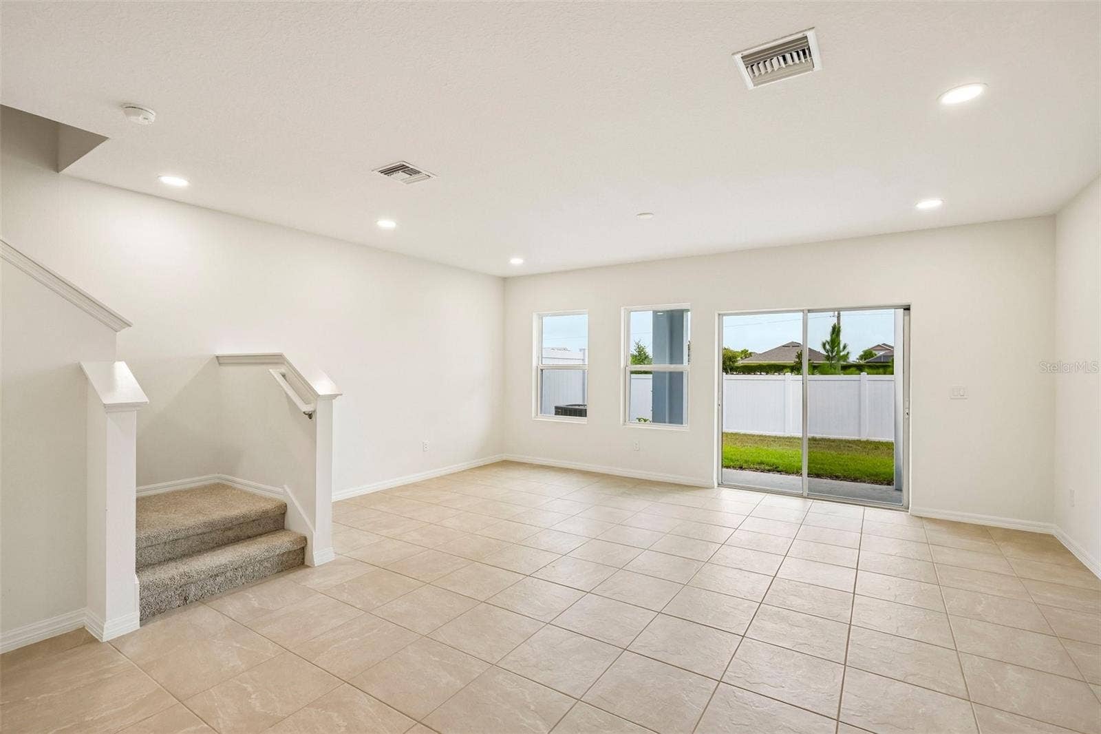6848 HOLCOMBE DOWN DRIVE, Zephyrhills, FL 33541