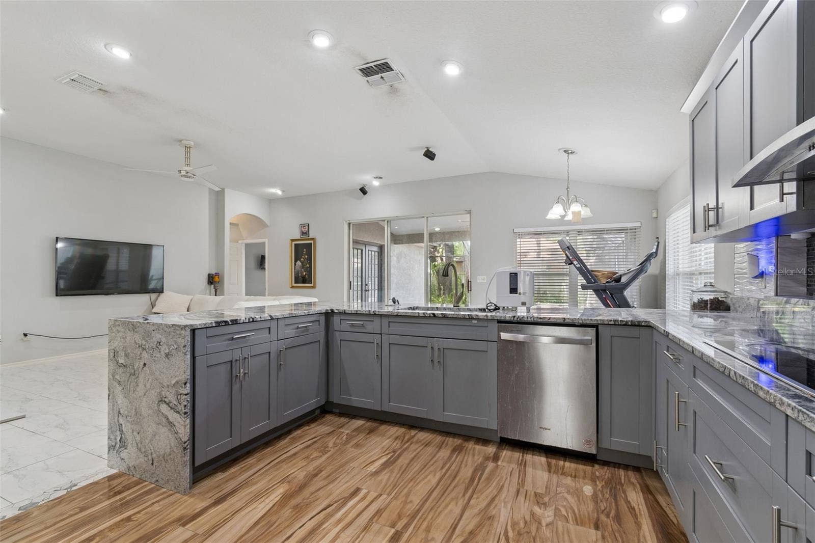 4643 DUNNIE DRIVE, Tampa, FL 33614 4643 DUNNIE DRIVE, Tampa, FL 33614