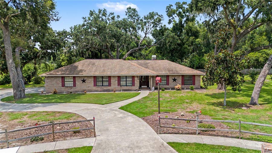 Property photo for 3901 BUTTONWOOD COURT, Brandon, FL