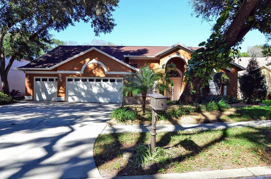 Property photo for 4305 ROUND LAKE COURT, Tampa, FL