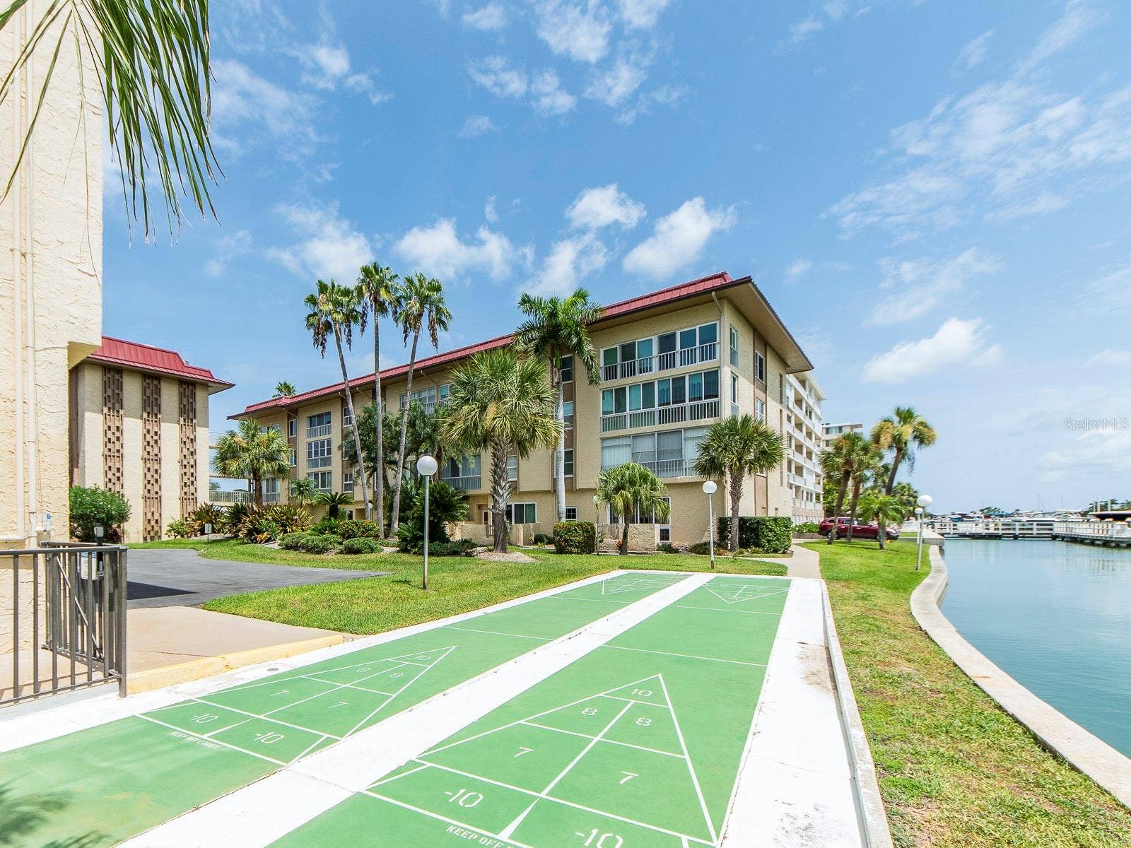 121 ISLAND WAY, #334, Clearwater Beach, FL 33767