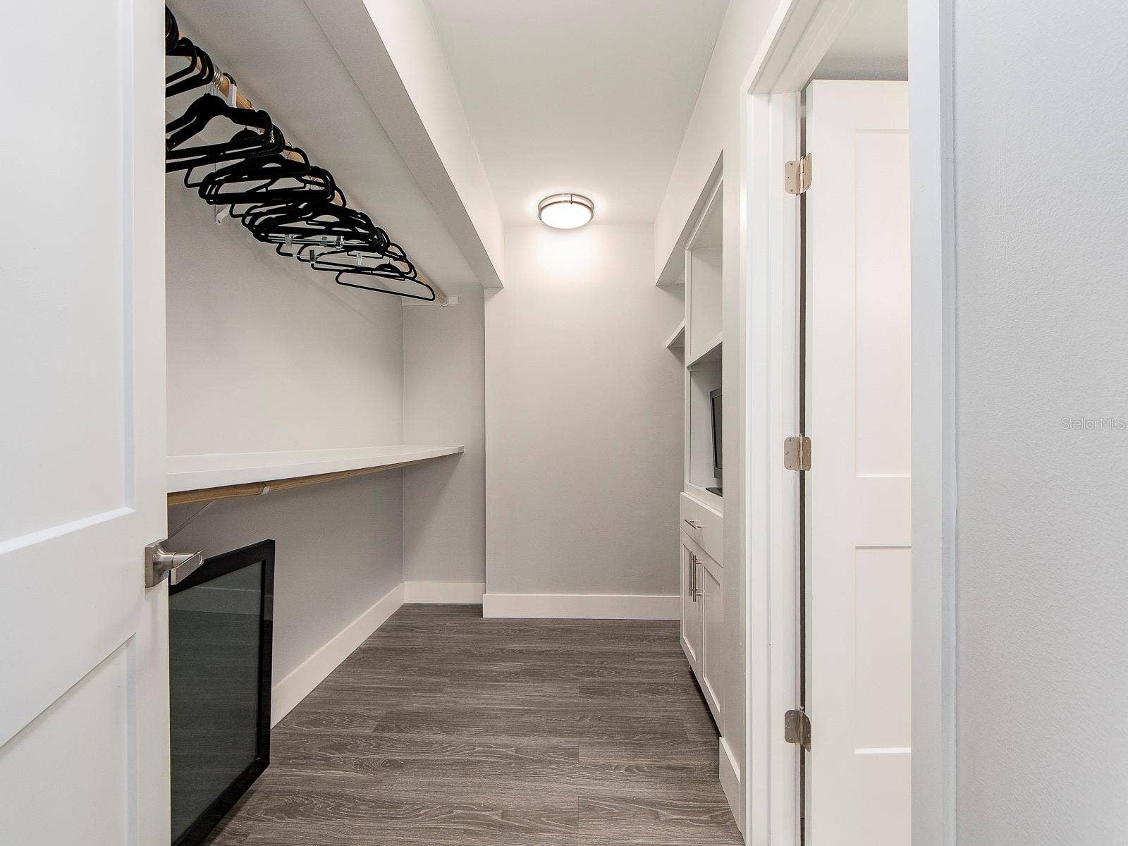 Primary suite