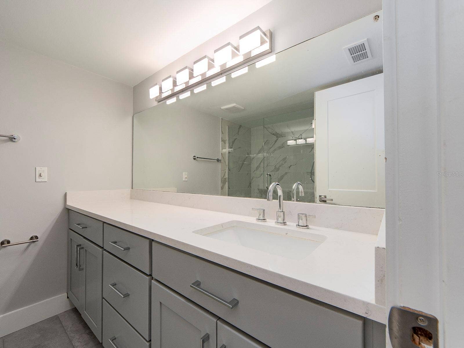 Primary suite