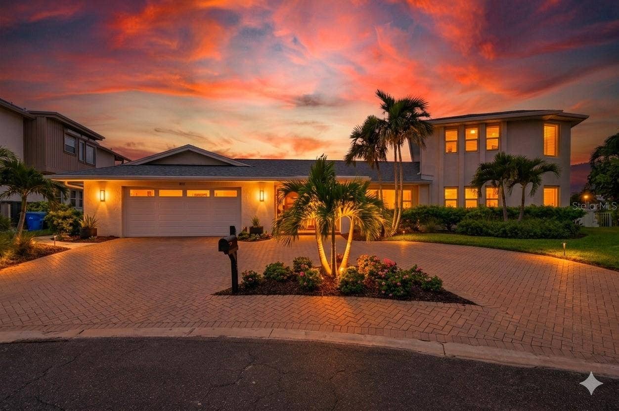 812 SNUG ISLAND, Clearwater Beach, FL 33767