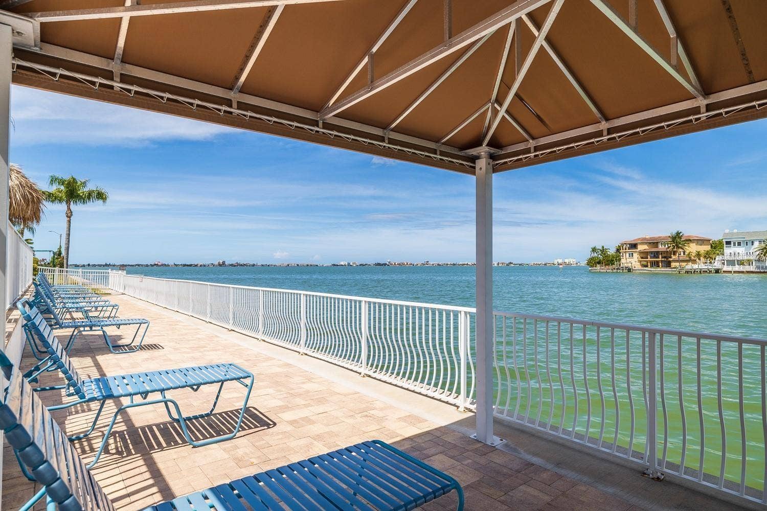 5925 SHORE BOULEVARD S, #405, Gulfport, FL 33707