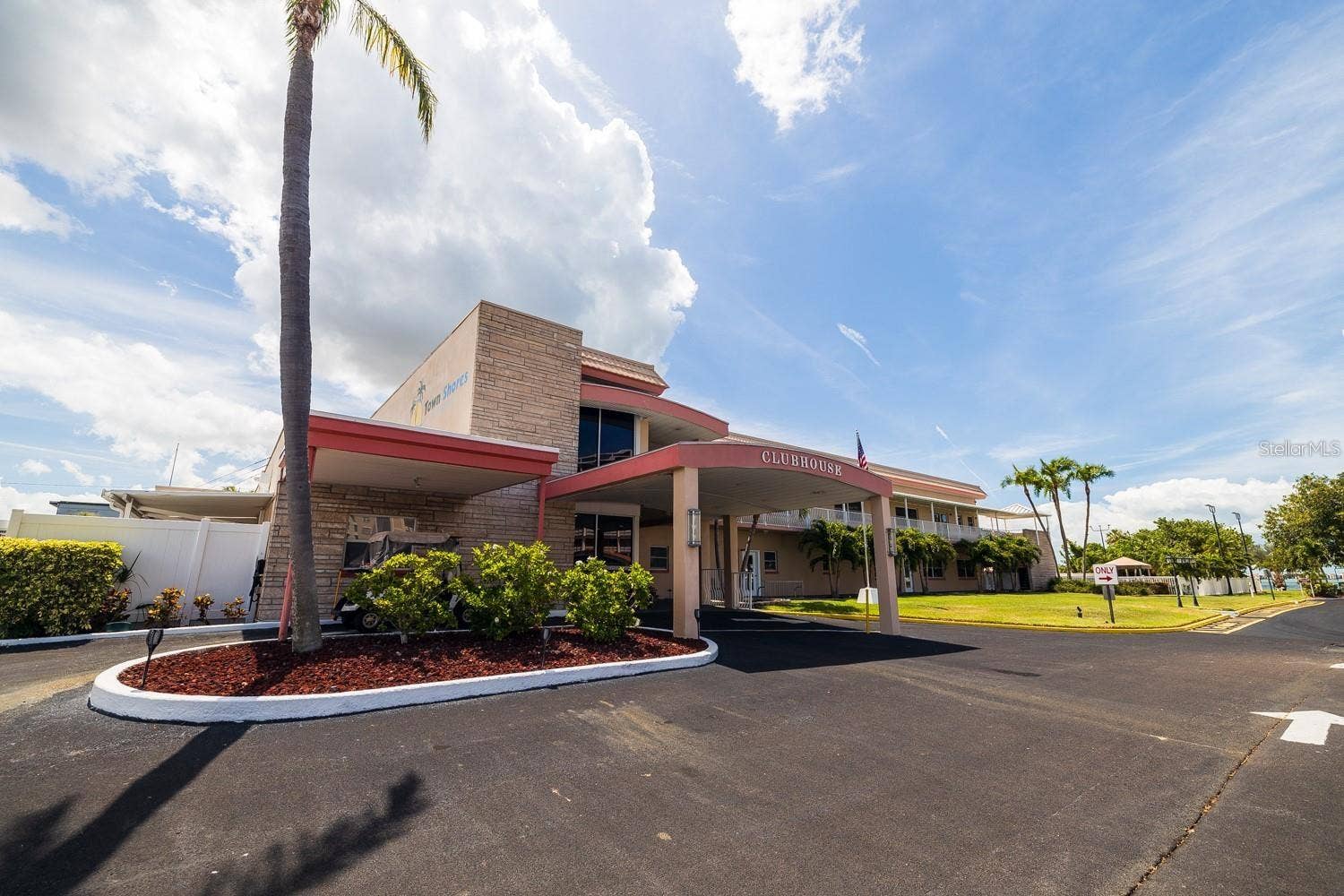5925 SHORE BOULEVARD S, #405, Gulfport, FL 33707