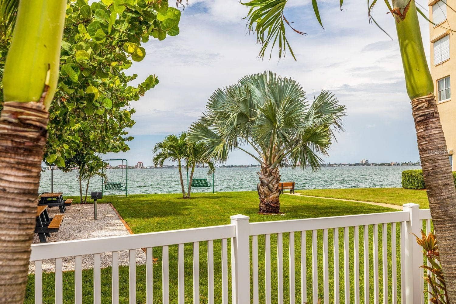 5925 SHORE BOULEVARD S, #405, Gulfport, FL 33707