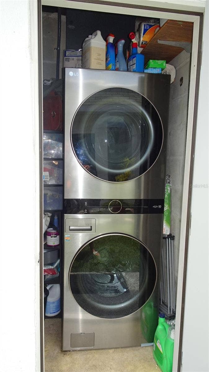 7868 40TH AVENUE N, #7868, St Petersburg, FL 33709 Full Size Stackable. Bolted together with a kit.