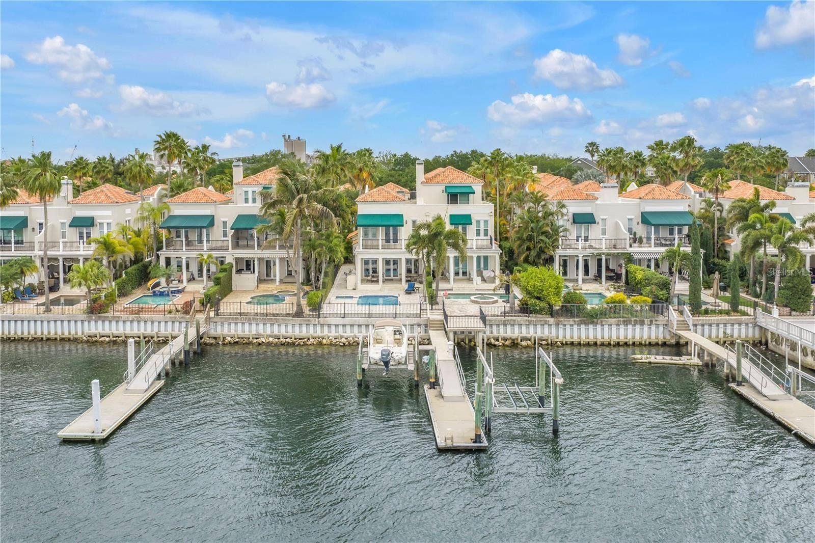 1133 ABBEYS WAY, Tampa, FL 33602 1133 ABBEYS WAY, Tampa, FL 33602