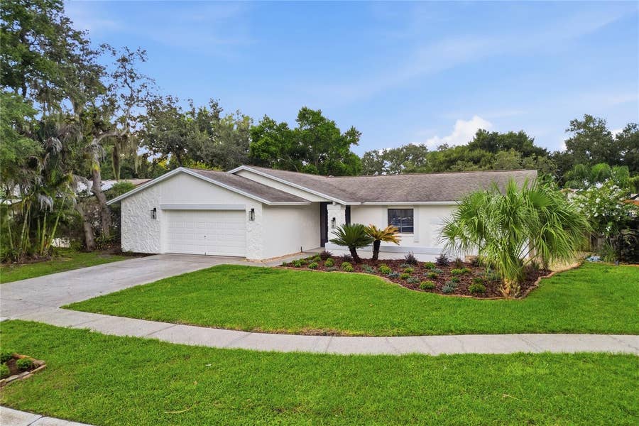 Property photo for 724 ISLETON DRIVE, Brandon, FL
