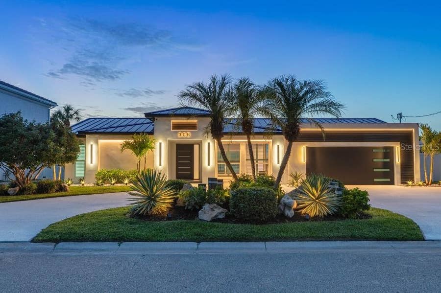 Property photo for 306 BUTTONWOOD LANE, Largo, FL