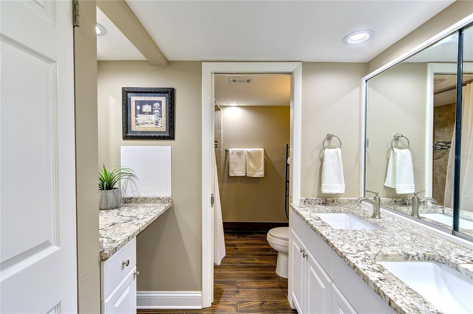 1581 GULF BOULEVARD, #203N, Clearwater Beach, FL 33767 Primary Bathroom