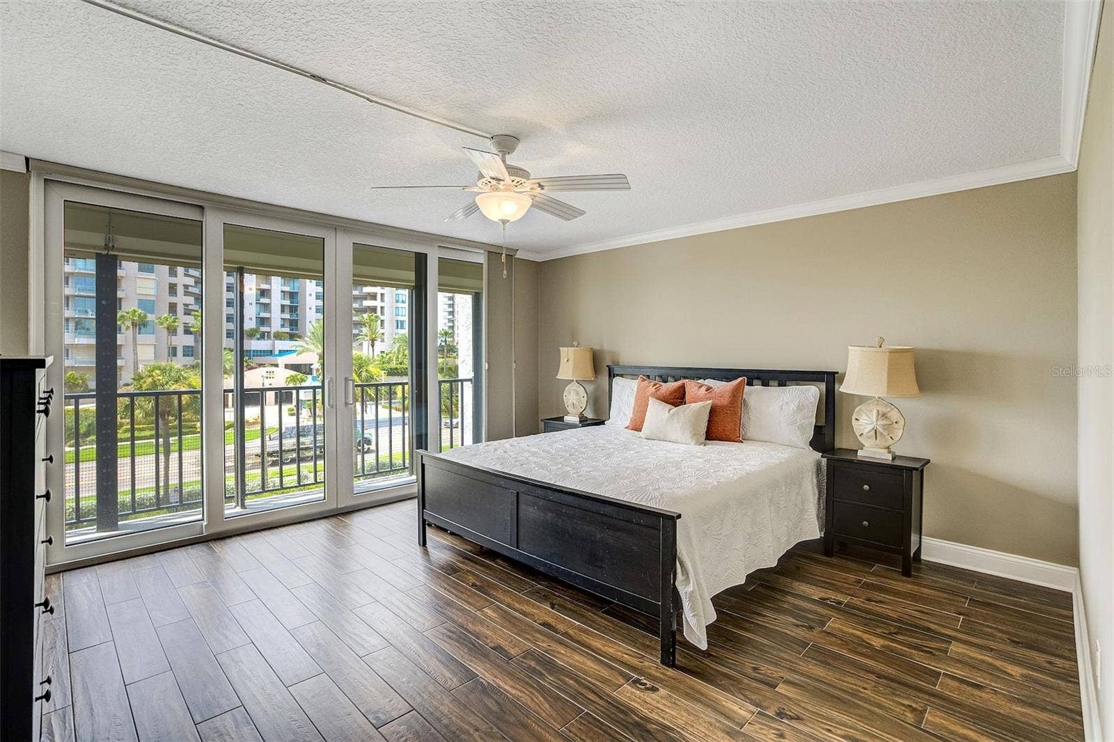 1581 GULF BOULEVARD, #203N, Clearwater Beach, FL 33767 Large Primary Bedroom