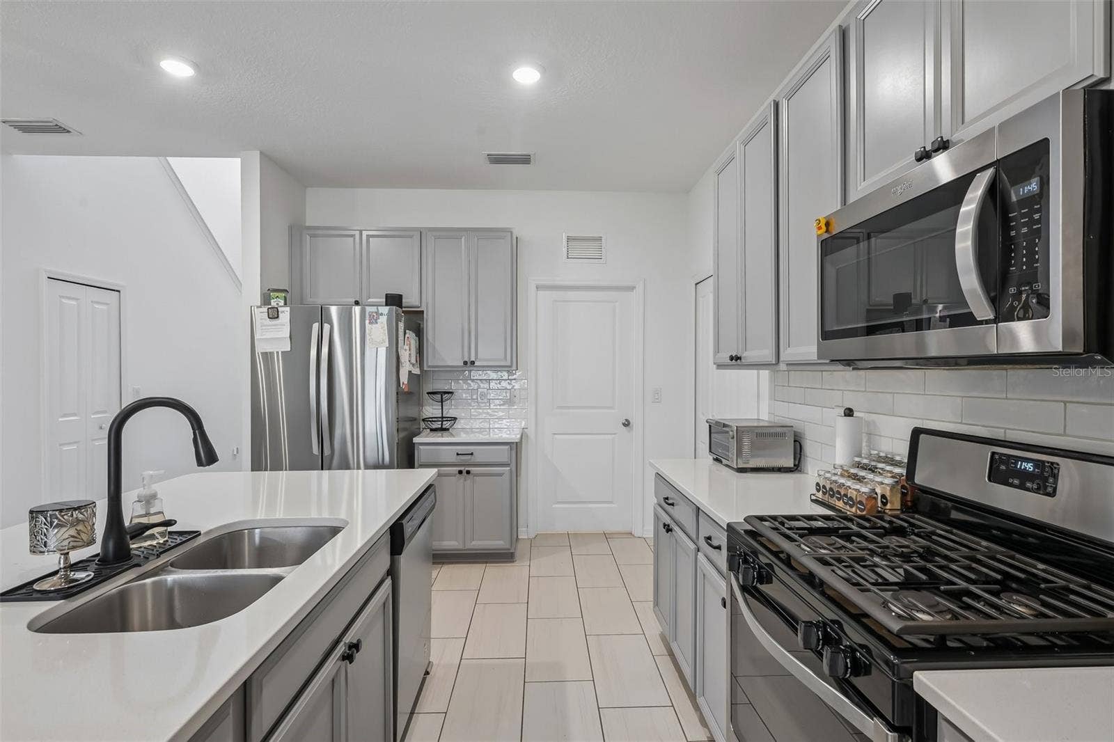 5518 LOS ROBLES COURT, Palmetto, FL 34221 5518 LOS ROBLES COURT, Palmetto, FL 34221