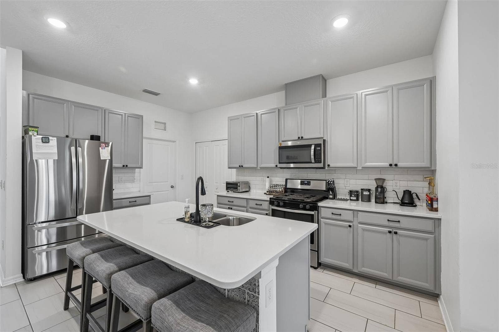 5518 LOS ROBLES COURT, Palmetto, FL 34221 5518 LOS ROBLES COURT, Palmetto, FL 34221