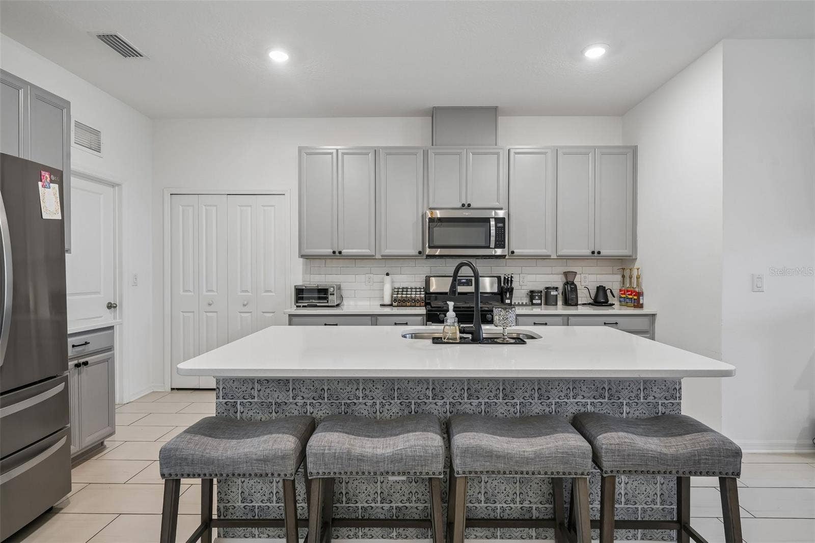 5518 LOS ROBLES COURT, Palmetto, FL 34221 5518 LOS ROBLES COURT, Palmetto, FL 34221