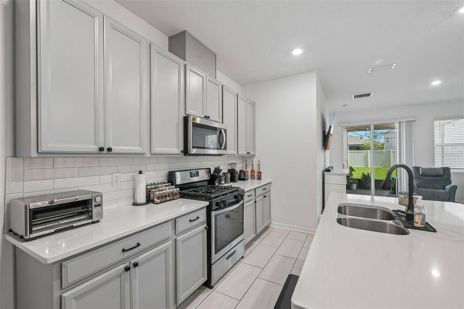 5518 LOS ROBLES COURT, Palmetto, FL 34221 5518 LOS ROBLES COURT, Palmetto, FL 34221