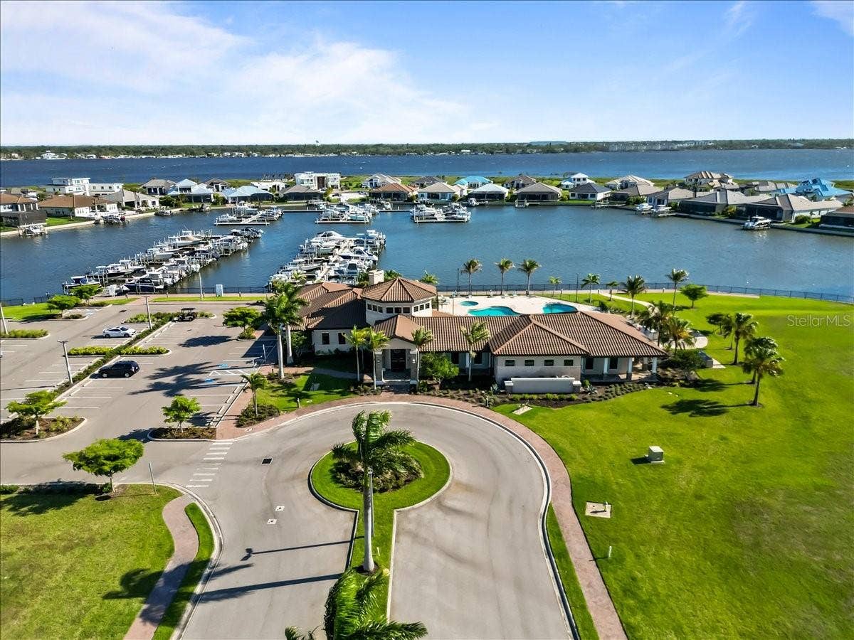 2110 E 6TH STREET W, Palmetto, FL 34221 2110 E 6TH STREET W, Palmetto, FL 34221