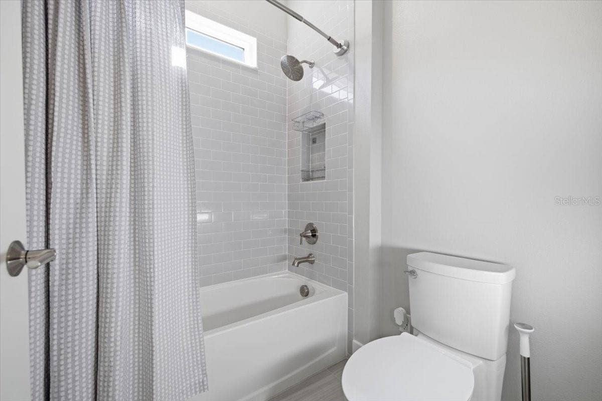 2110 E 6TH STREET W, Palmetto, FL 34221 2110 E 6TH STREET W, Palmetto, FL 34221
