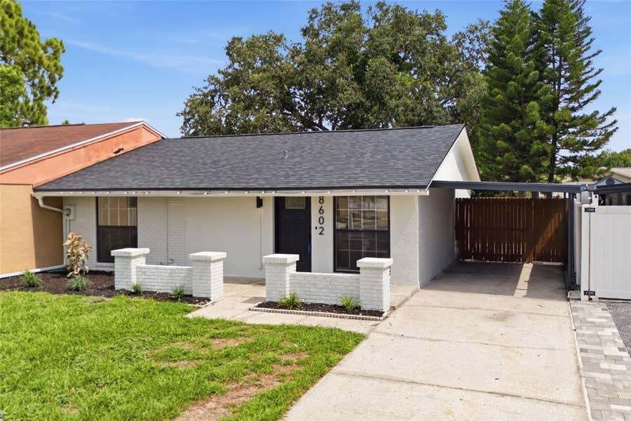 Property photo for 8602 BRIAR GROVE CIR, Tampa, FL
