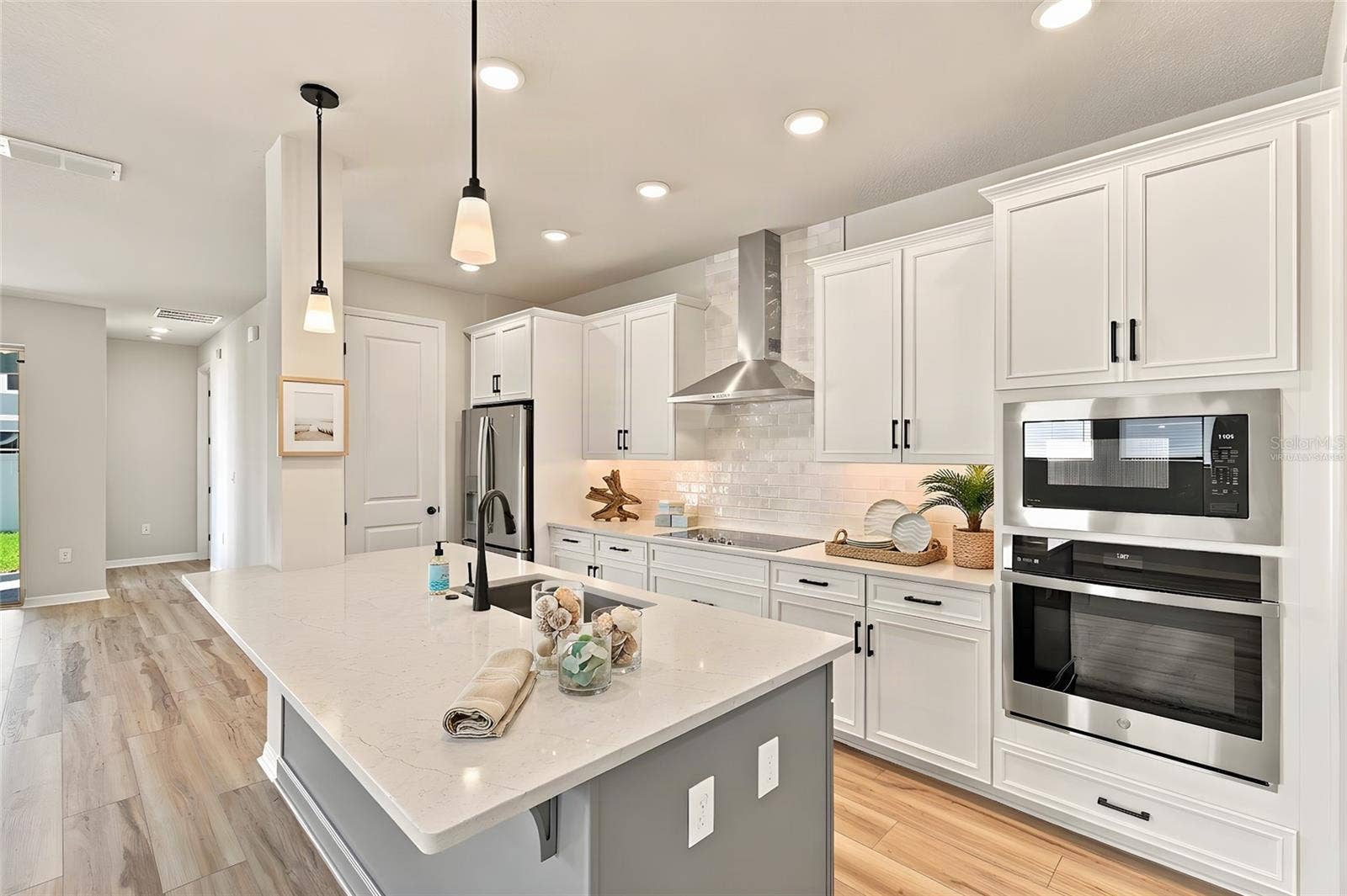 5825 NATIVE OAK STREET, Mount Dora, FL 32757 Kitchen **Virtually Staged