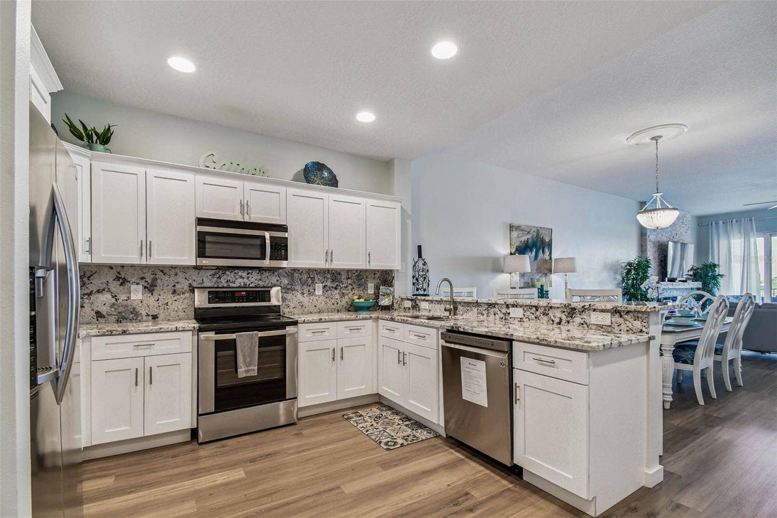 530 S GULFVIEW BOULEVARD, #304, Clearwater Beach, FL 33767 Remodeled open kitchen