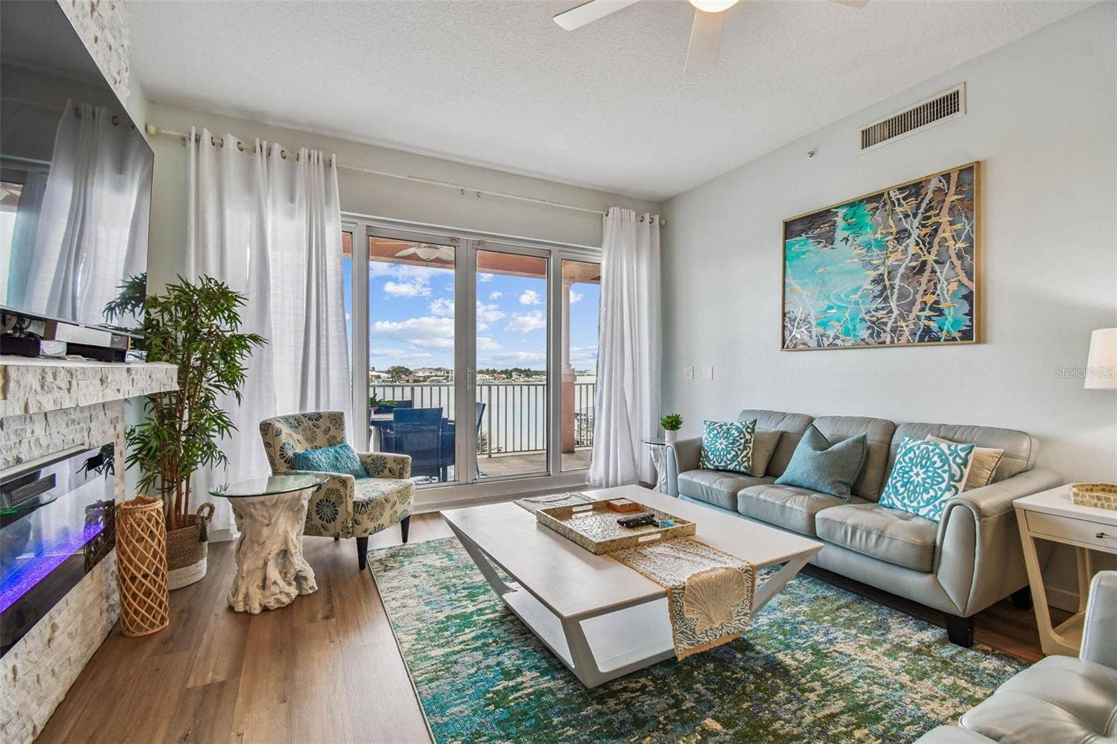 530 S GULFVIEW BOULEVARD, #304, Clearwater Beach, FL 33767 Bay views from all main areas