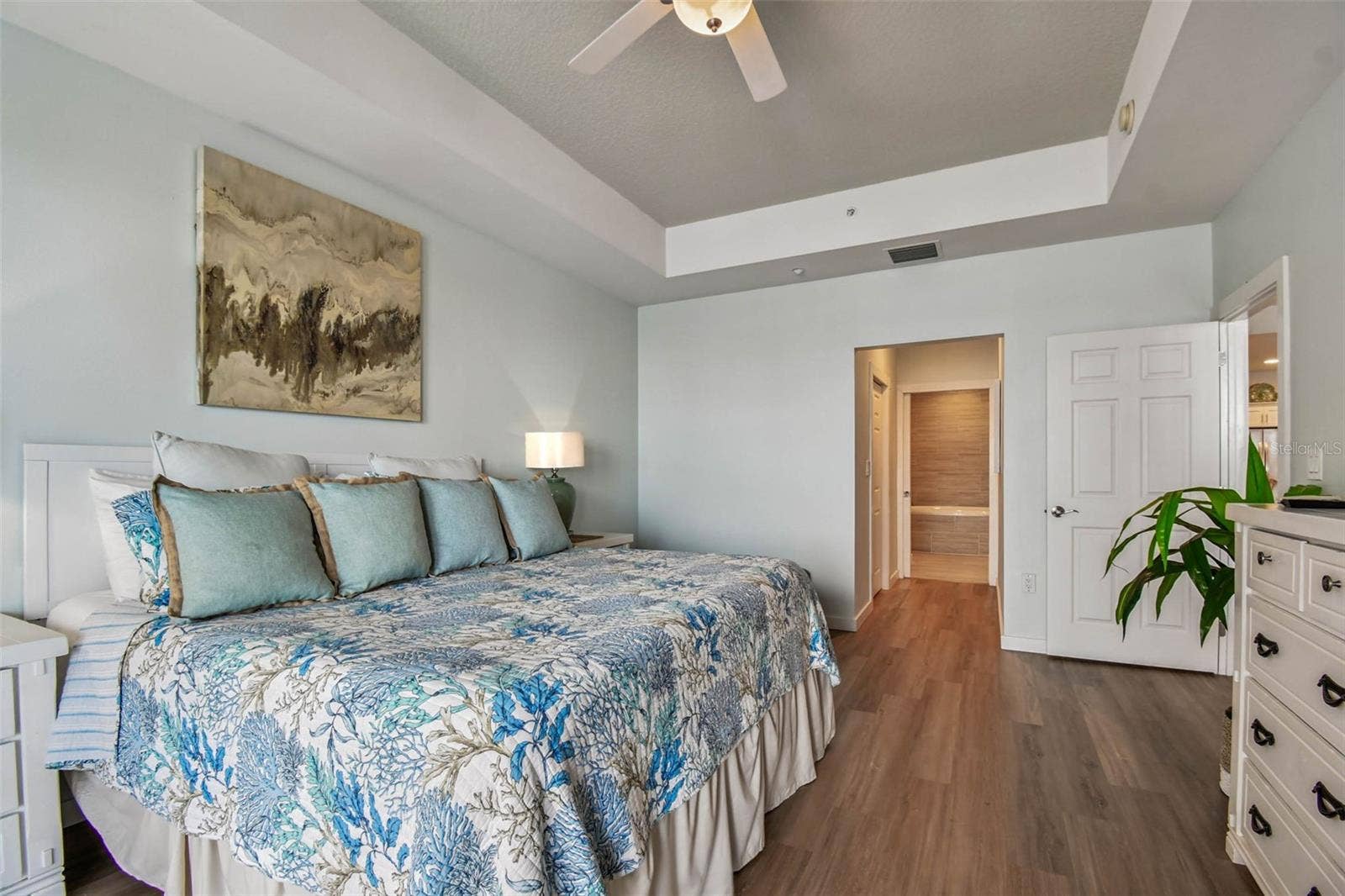 530 S GULFVIEW BOULEVARD, #304, Clearwater Beach, FL 33767 Enjoy private ensuite from the primary bedroom