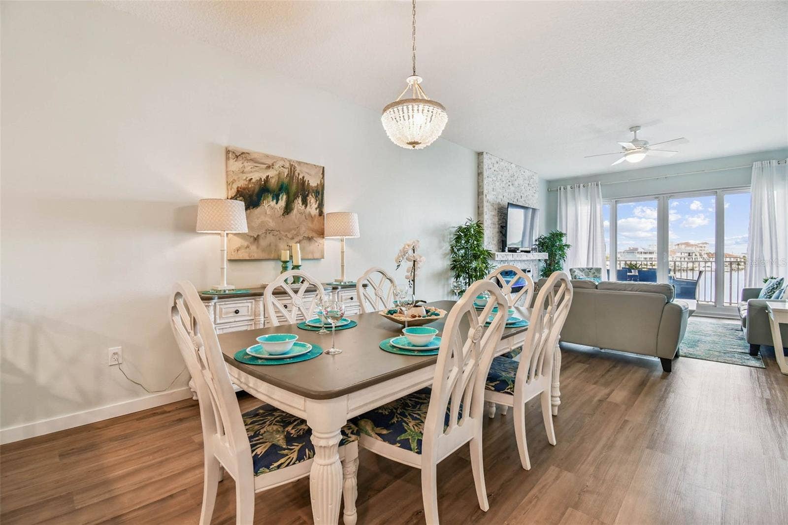 530 S GULFVIEW BOULEVARD, #304, Clearwater Beach, FL 33767 Kitchen/dining/living area offers open concept living