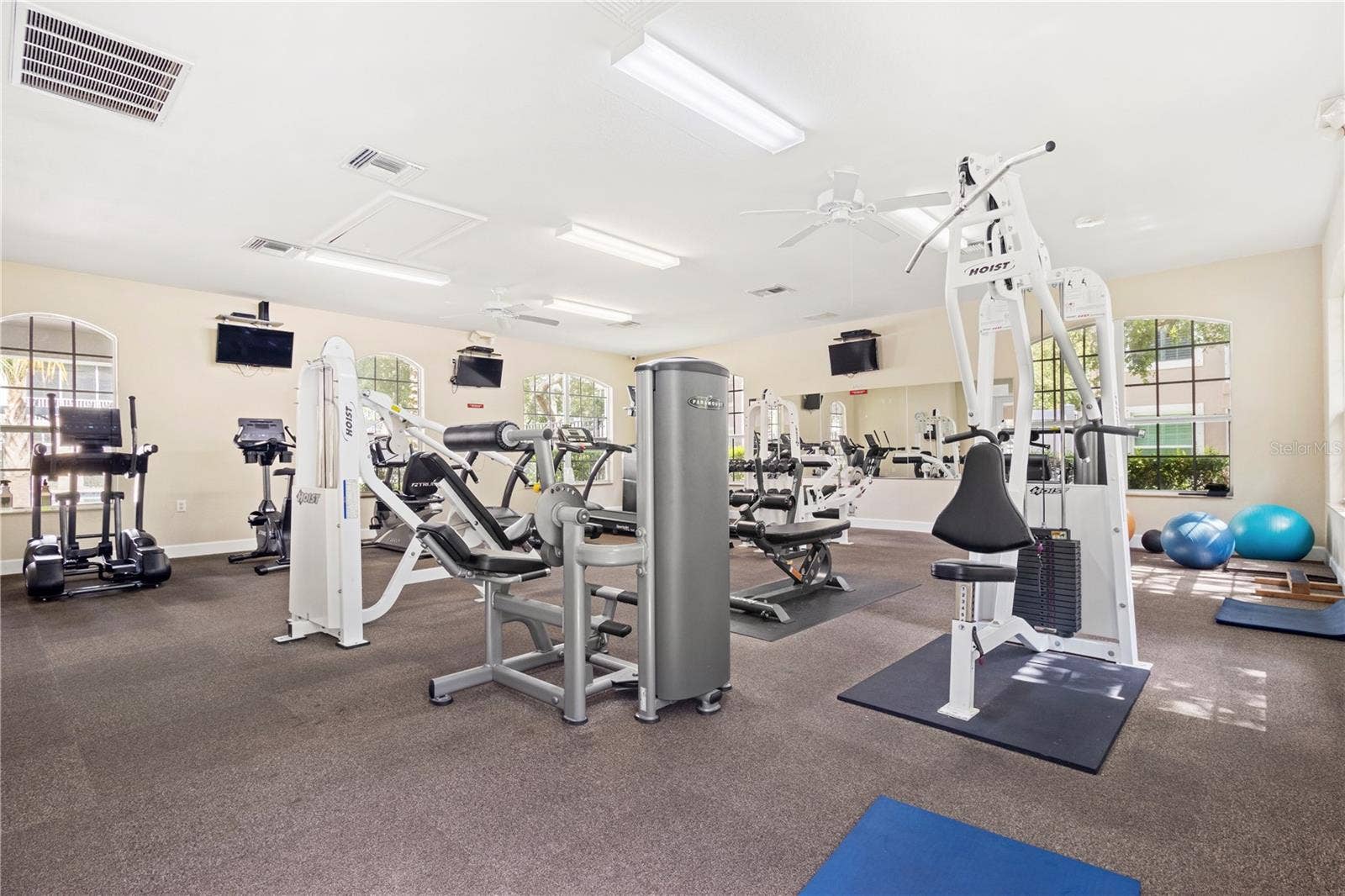 852 LANTERN WAY, Clearwater, FL 33765 community gym